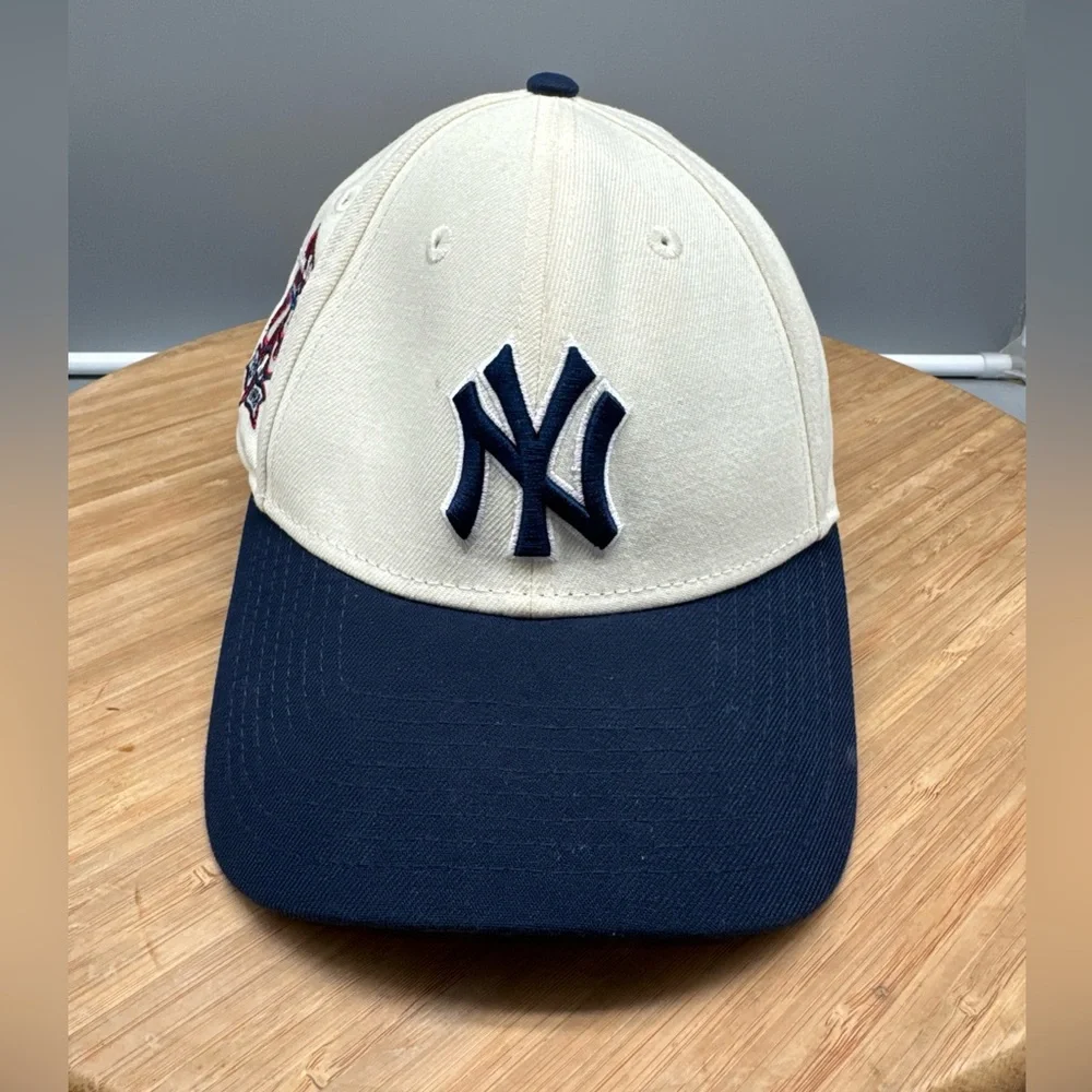 New York Yankees MLB New Era 9Forty A-Frame Snapback 75 Years World Series Patch